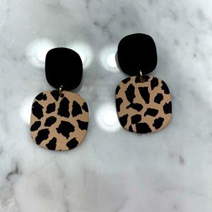 Handmade taupe and black earrings